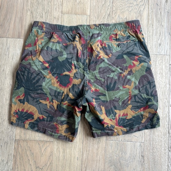 GAP Floral Camouflage Easy Shorts Size XL - Picture 3 of 6